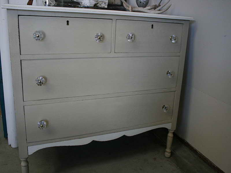 bedroom dressers decorating