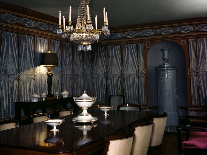 elevated dining room design