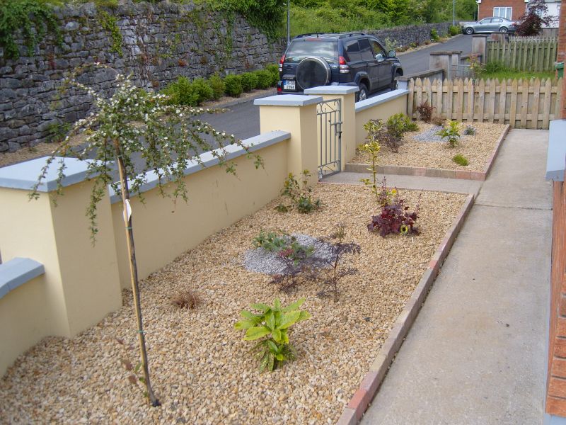 garden wall design ideas uk