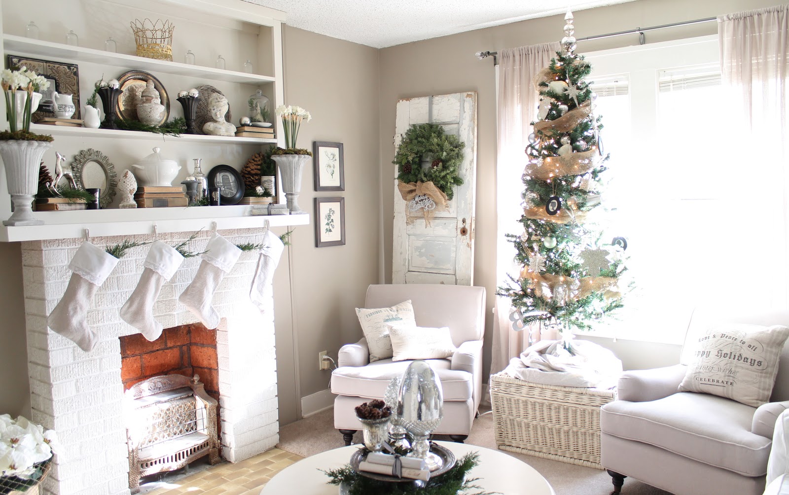 Iiving Room Christmas Decorations